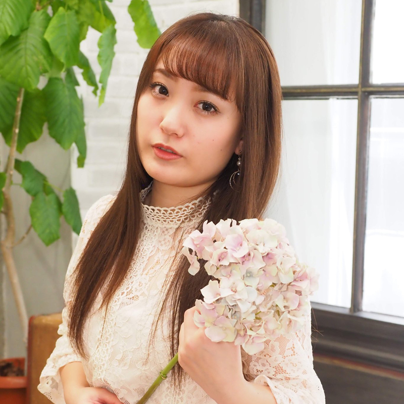 小さいのによく目立つ 新井千夏