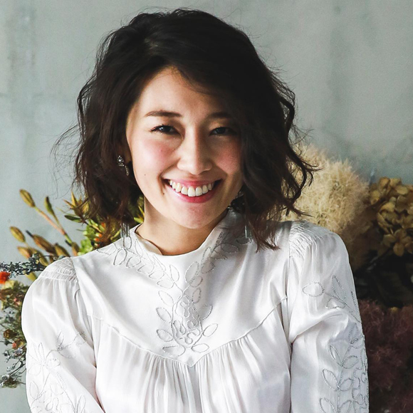 松山を中心に活躍するブライダルヘアメイク 八島里