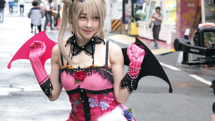 神崎りのあ 秋葉原の街でコスプレ　動画撮影をシュート！画像集１